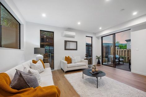 Photo of property in 3d Margaret Place, Milford, Auckland, 0620