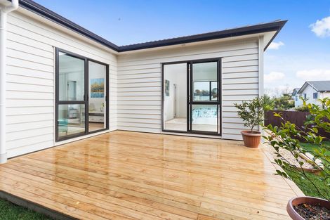 Photo of property in 413 West Coast Road, Glen Eden, Auckland, 0602
