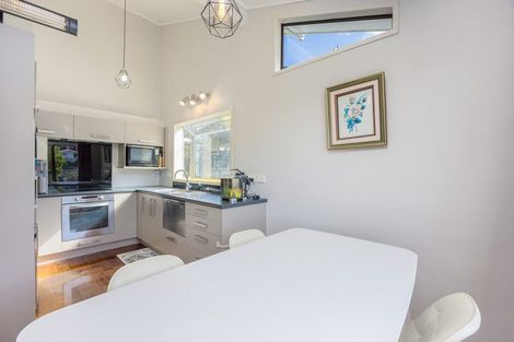 Photo of property in 1/4 Newstead Avenue, Browns Bay, Auckland, 0632