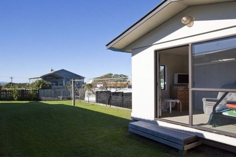 Photo of property in 195 Seaforth Road, Waihi Beach, 3611