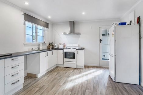 Photo of property in 12 Mccaughan Street, Browns, Winton, 9781