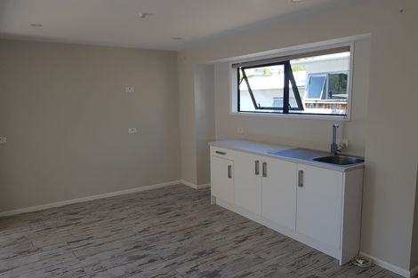 Photo of property in 1/690 Beach Road, Browns Bay, Auckland, 0630