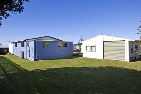 Photo of property in 195 Seaforth Road, Waihi Beach, 3611