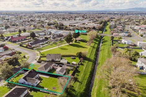 Photo of property in 60 Ellesmere Crescent, Highbury, Palmerston North, 4412