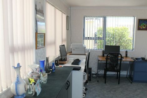 Photo of property in 32 Richmond Road, Carterton, 5713