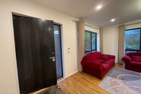 Photo of property in 25 Armstrong Place, New Lynn, Auckland, 0600