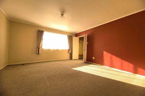 Photo of property in 21 Rosewarne Crescent, Glendene, Auckland, 0602