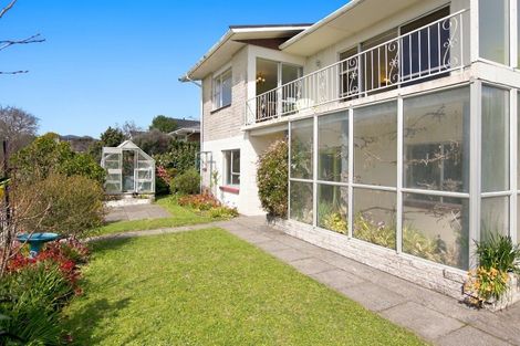 Photo of property in 7 Montana Place, Merrilands, New Plymouth, 4312