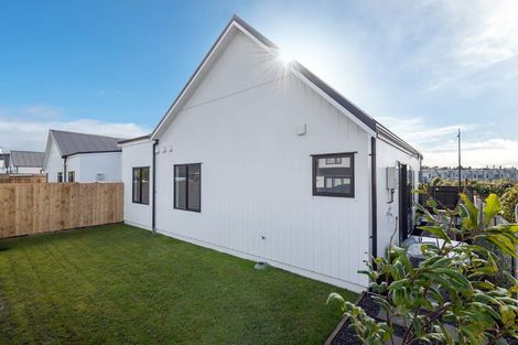 Photo of property in 21 Cambie Avenue, Red Beach, 0932