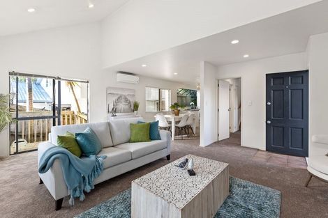 Photo of property in 2/62a Lynden Avenue, Hillcrest, Auckland, 0627