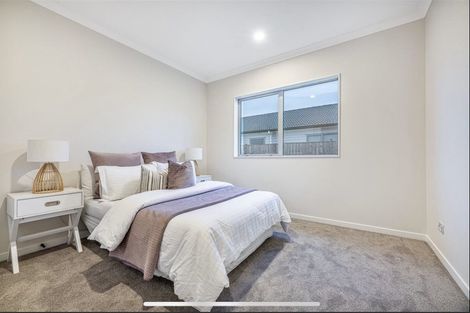 Photo of property in 15 Walter Ruddock Avenue, Kumeu, 0810