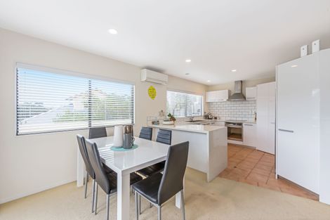 Photo of property in 17 Coralsea Way, Arkles Bay, Whangaparaoa, 0932
