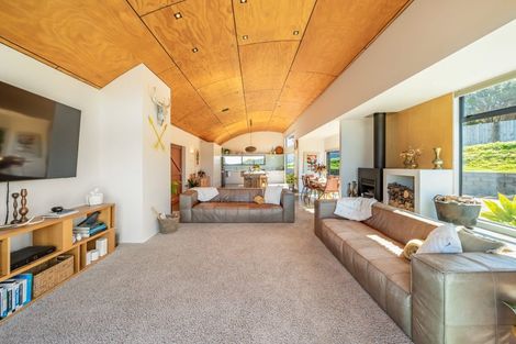 Photo of property in 3 Coroglen Rise, Pukerua Bay, 5026