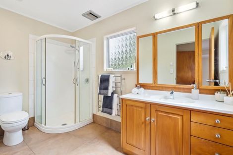 Photo of property in 2/154 Onewa Road, Northcote, Auckland, 0627