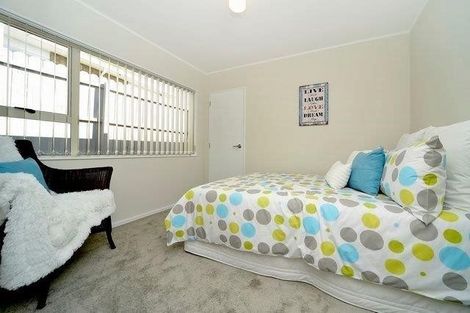 Photo of property in 2/25 Kopara Place, Clendon Park, Auckland, 2103
