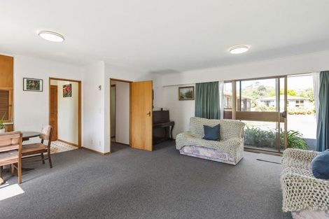 Photo of property in 4 Edgewater Street, Waikanae, 5036