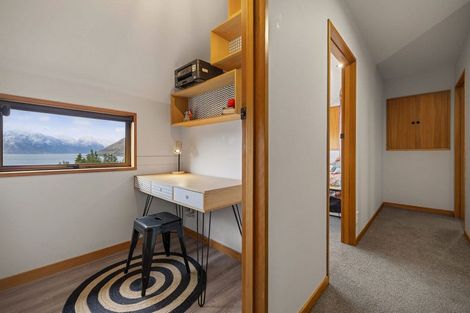 Photo of property in 4 Moss Lane, Sunshine Bay, Queenstown, 9300