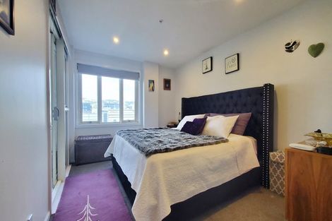 Photo of property in 5 Kent Terrace, Mount Victoria, Wellington, 6011