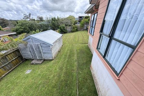 Photo of property in 6 Garcia Place, West Harbour, Auckland, 0618