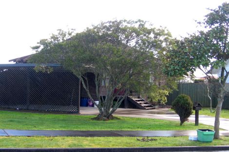 Photo of property in 26 Kenwick Place, Burswood, Auckland, 2013