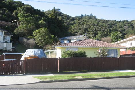 Photo of property in 81 Thomas Street, Stokes Valley, Lower Hutt, 5019