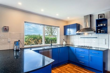 Photo of property in 32 Fairway Avenue, Red Beach, 0932