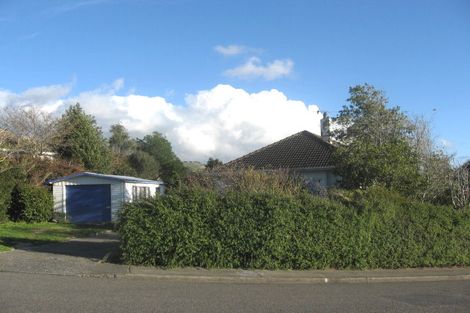 Photo of property in 18 Hereford Street, Cannons Creek, Porirua, 5024