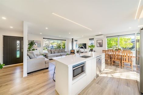 Photo of property in 1 Riverlea Way, Totara Park, Upper Hutt, 5018