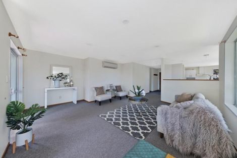 Photo of property in 7a Dinton Street, Russley, Christchurch, 8042