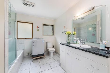 Photo of property in 1028 East Coast Road, Fairview Heights, Auckland, 0630