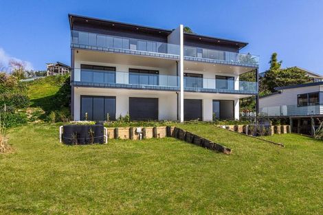 Photo of property in 8a Crispe Road, Clarks Beach, 2122