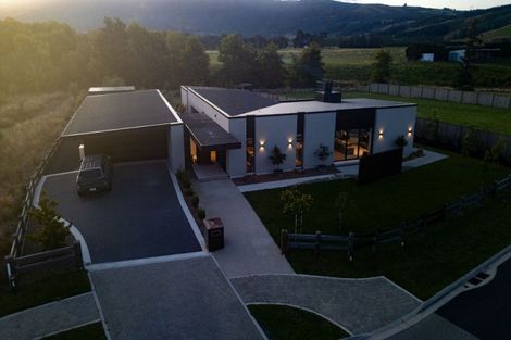 Photo of property in 10 Rodeo Place, Outram, 9019