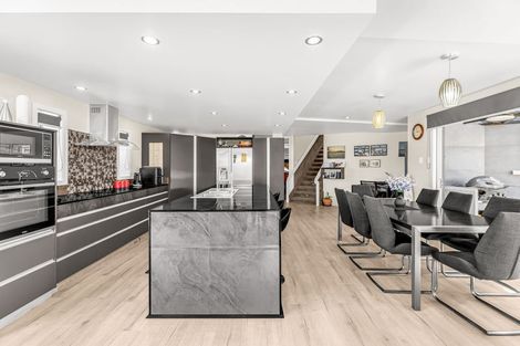 Photo of property in 7 Mermaid Place, Whitianga, 3510