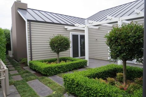 Photo of property in 1 Gleneagles Way, Waiwhakaiho, New Plymouth, 4312