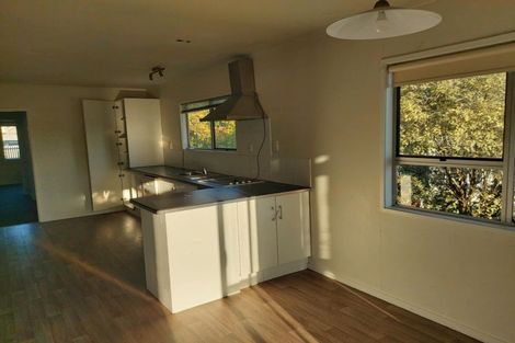 Photo of property in 18 Preston Avenue, Henderson, Auckland, 0610