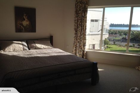 Photo of property in 1-12/48 The Bay Hill, Timaru, 7910