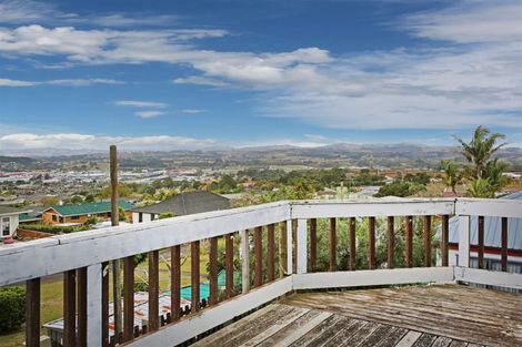 Photo of property in 1 Tremen Place, Pukekohe, 2120