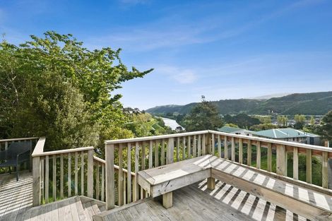 Photo of property in 16 Manor Drive, Stokes Valley, Lower Hutt, 5019