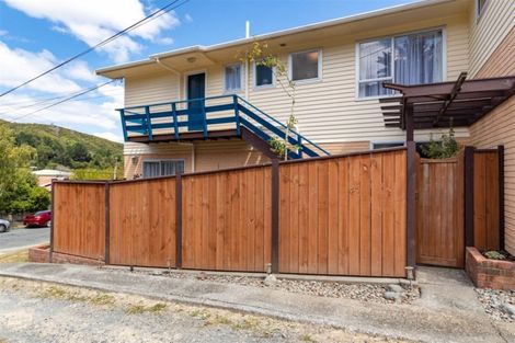 Photo of property in 9 Lowry Crescent, Stokes Valley, Lower Hutt, 5019