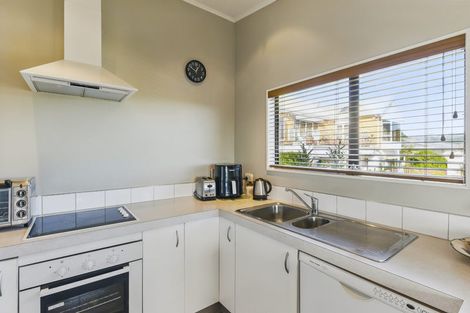 Photo of property in 47 Kakariki Grove, Waikanae, 5036