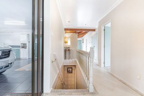 Photo of property in 5 Clearwater Cove, West Harbour, Auckland, 0618