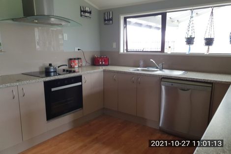 Photo of property in 16 Shakespeare Road, Waiuku, 2681