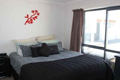 Photo of property in 32 Richmond Road, Carterton, 5713