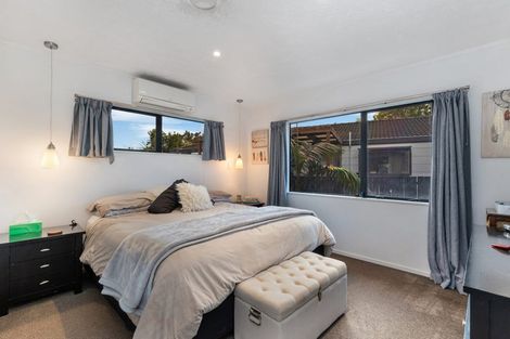 Photo of property in 18 Hadley Wood Drive, Wattle Downs, Auckland, 2103