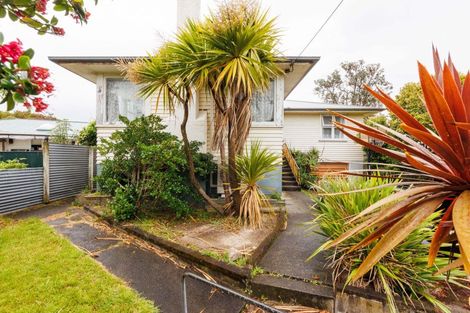 Photo of property in 53 Tararua Terrace, Cloverlea, Palmerston North, 4412