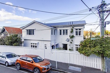 Photo of property in 8 Park Street, Thorndon, Wellington, 6011