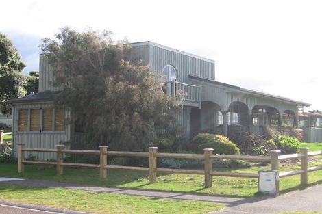 Photo of property in 102 Pauanui Boulevard, Pauanui, Hikuai, 3579
