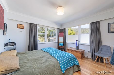 Photo of property in 6 Bella Grove, Naenae, Lower Hutt, 5011