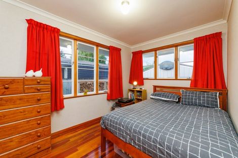 Photo of property in 30 Saint Albans Avenue, Hokowhitu, Palmerston North, 4410