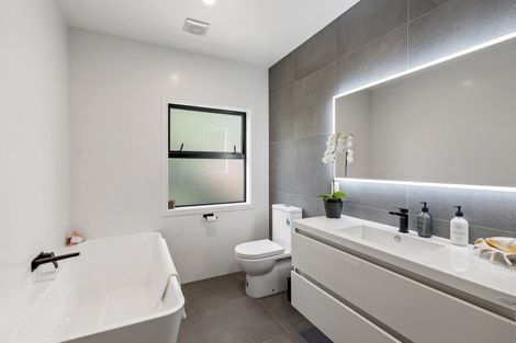 Photo of property in 3 Stoneleigh Grove, Paraparaumu, 5032